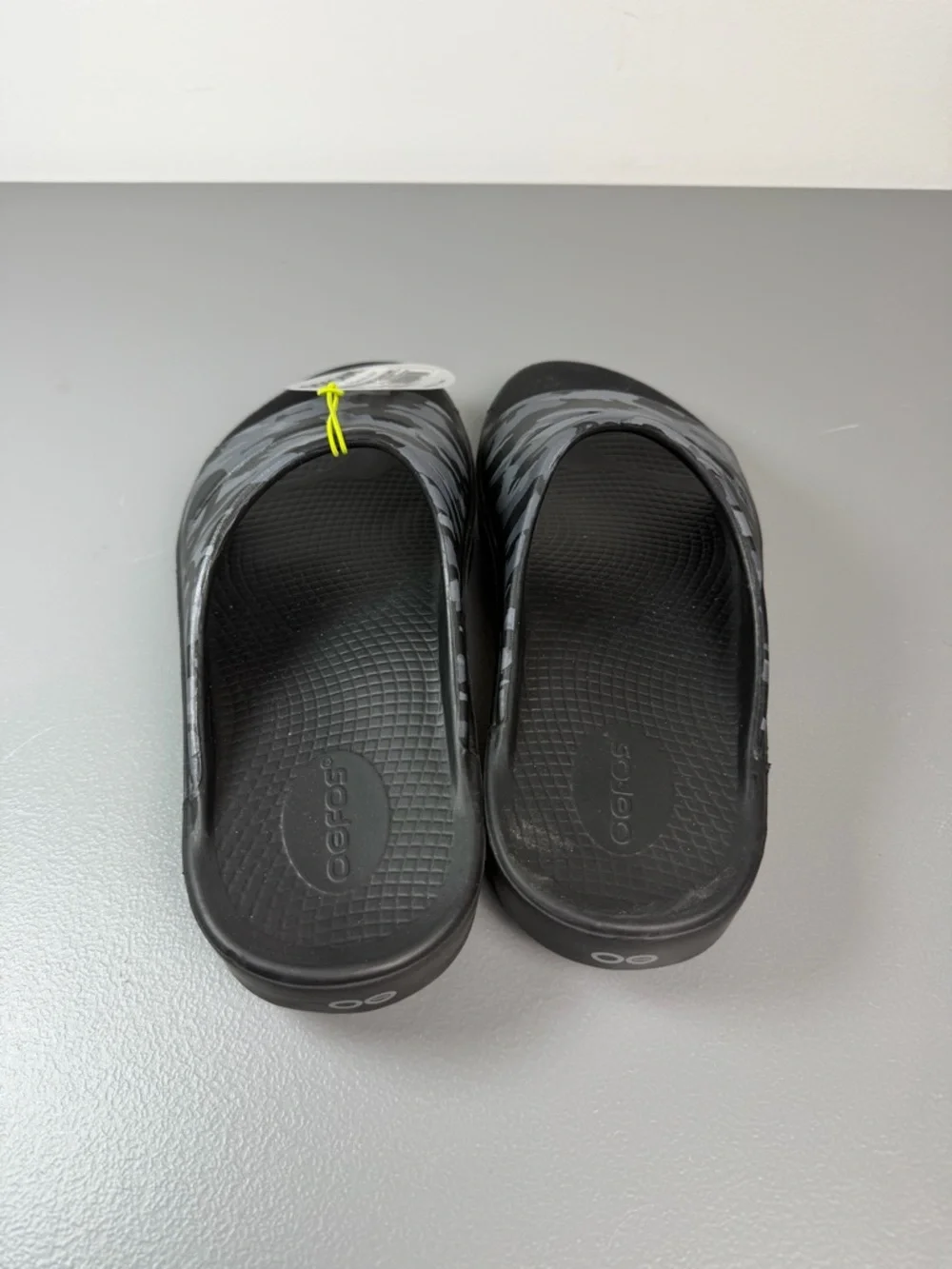 New OOFOS OOAHH Sport Slides Black Camo Recovery Slip On Sandal M7/W9 - Picture 4 of 11